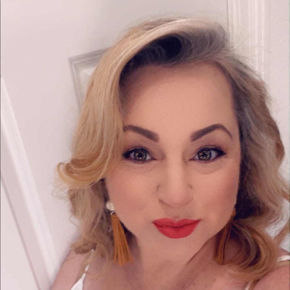 Meet your Posher, Norma